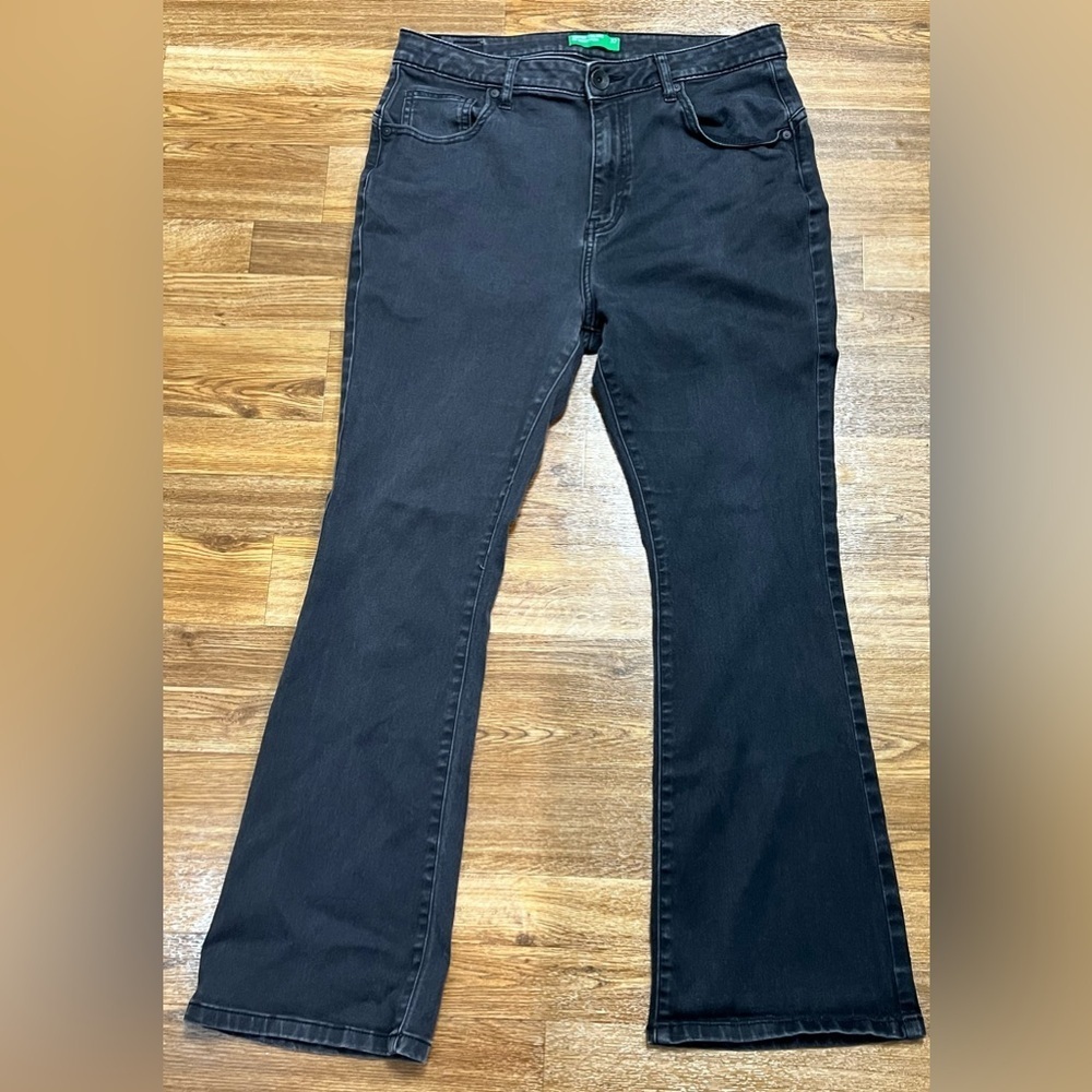 Vintage United Colors of Benetton black flare cut stretch denim jeans size 14